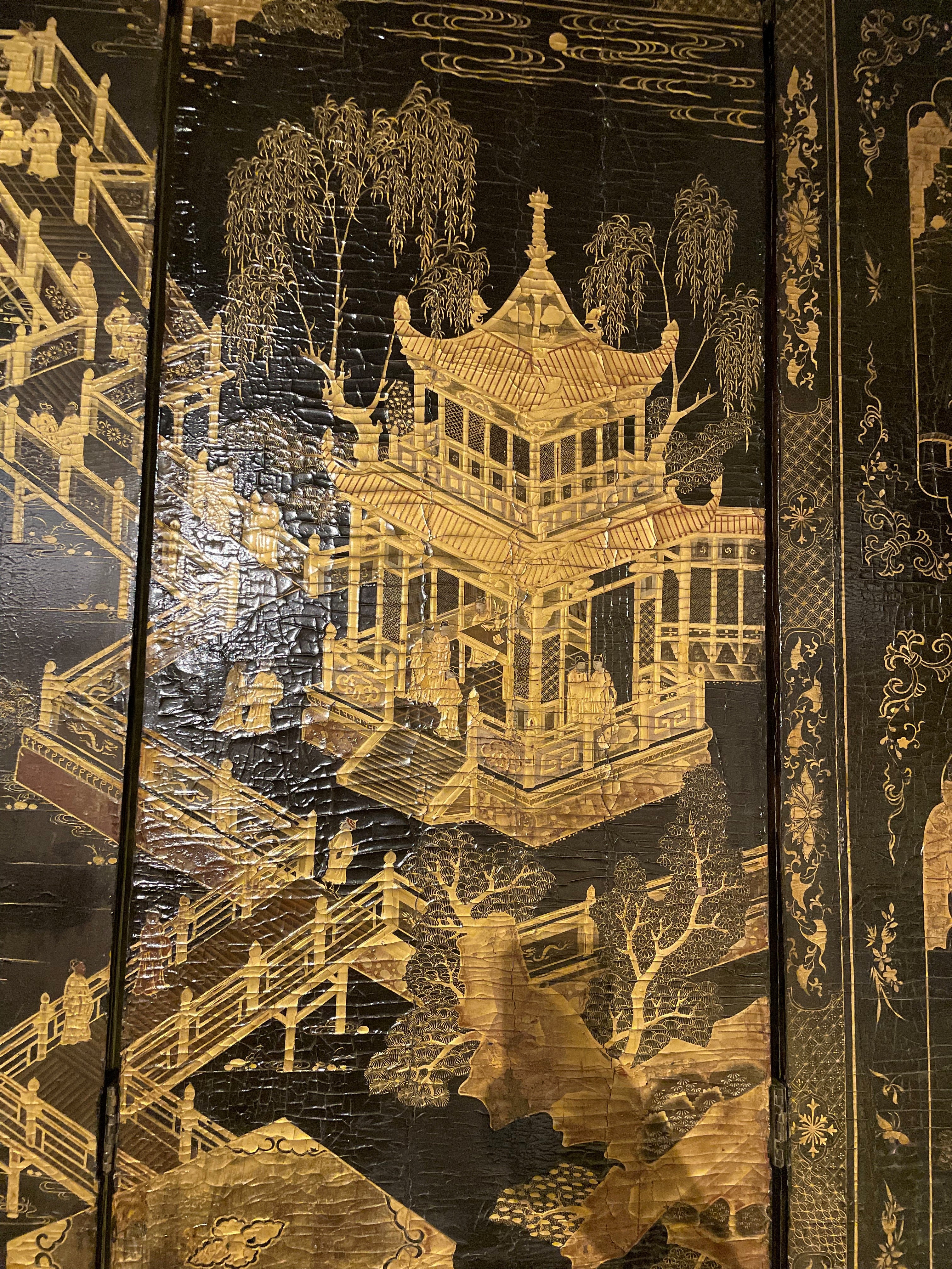 Early 19th Century Chinese Qing Dynasty Black Lacquer Screen