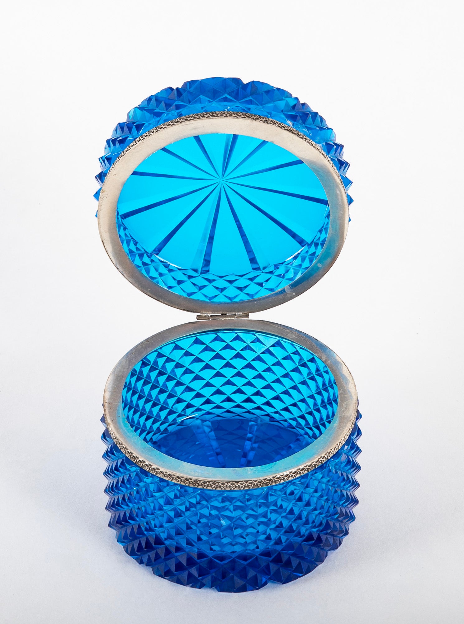 Round French Brilliant Blue Cut Crystal  Box