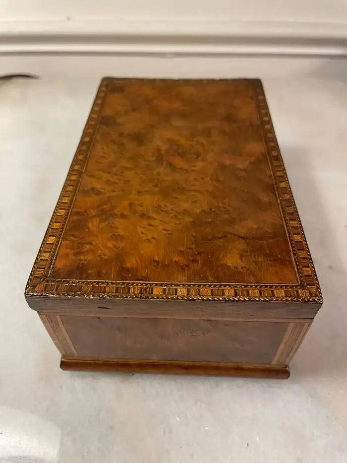 English Burl Wood Veneered Box with Inlaid Borders
