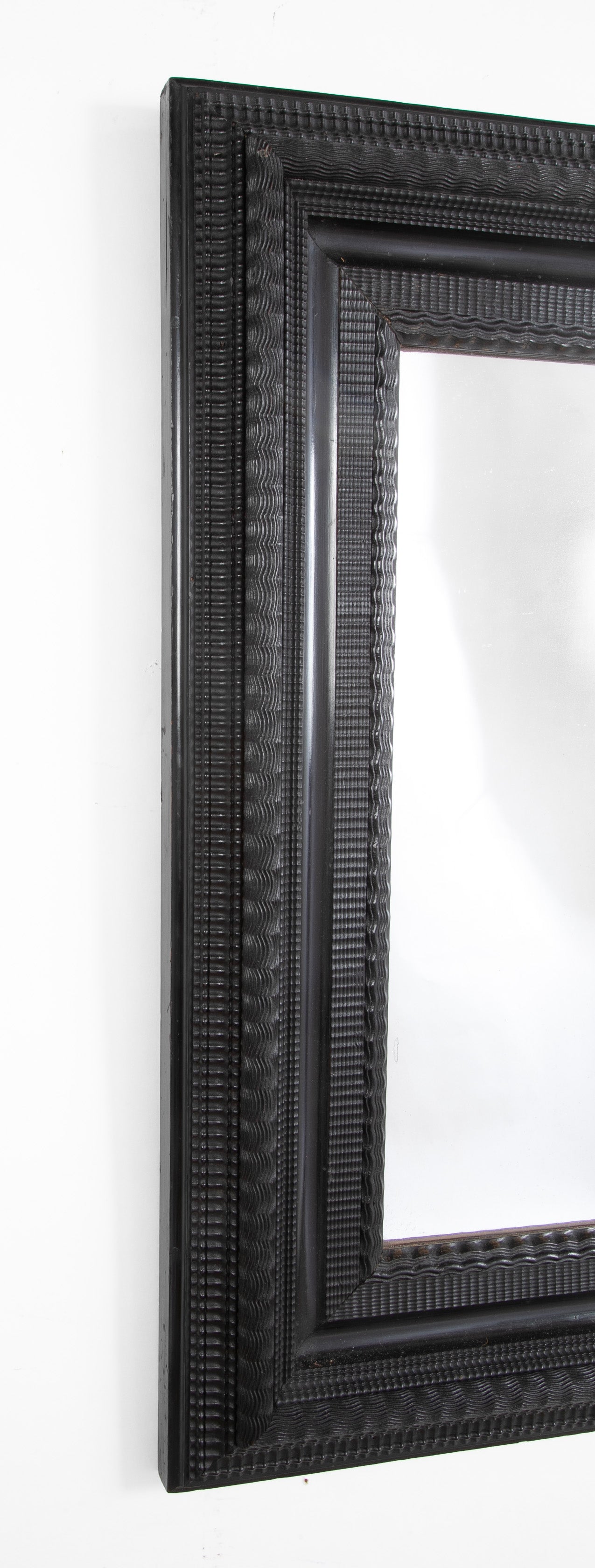 Dutch Ebonized Ripple Frame Mirror – Avery & Dash Collections