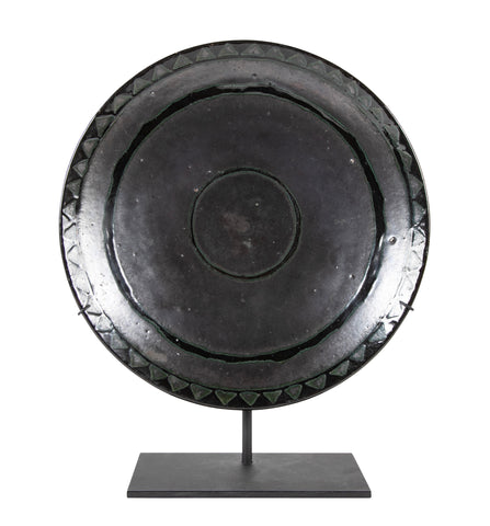 French Primavera Black Plate with Incised Triangular Pattern on Rim