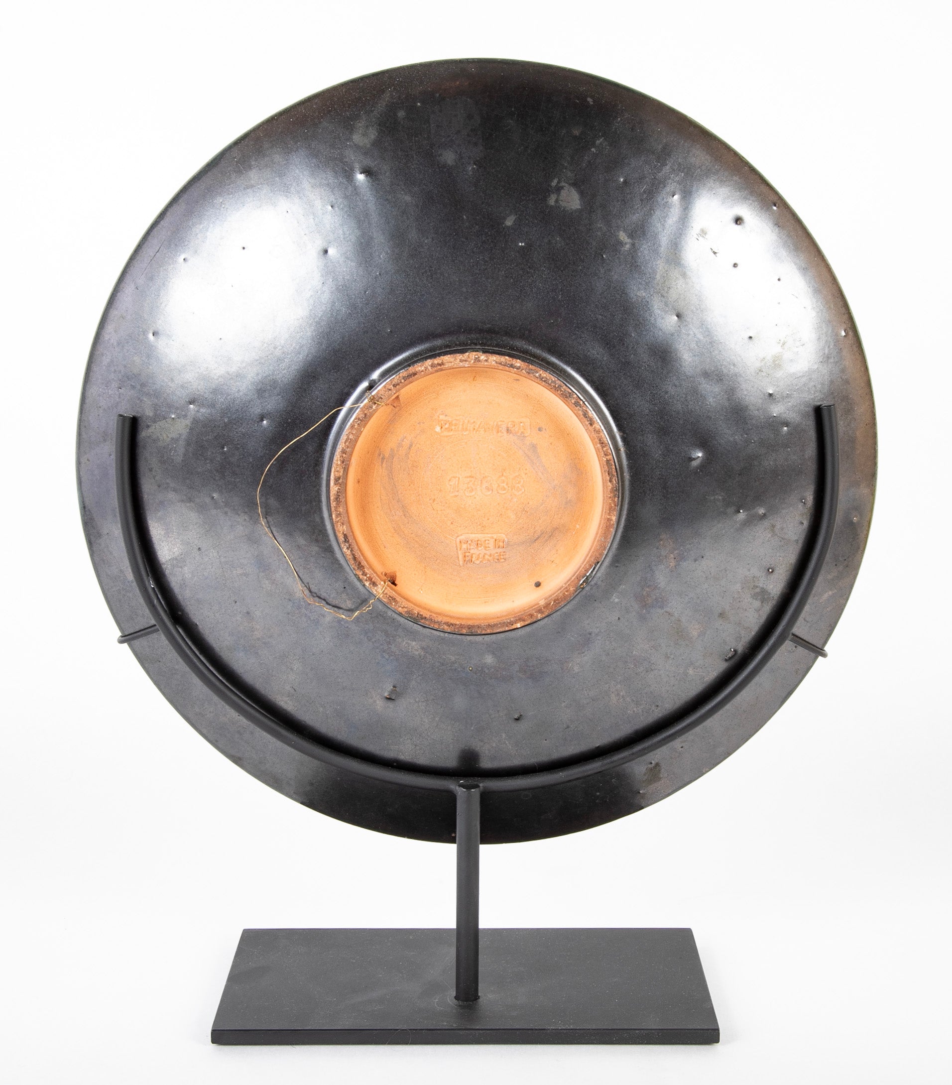 French Primavera Black Plate with Incised Triangular Pattern on Rim