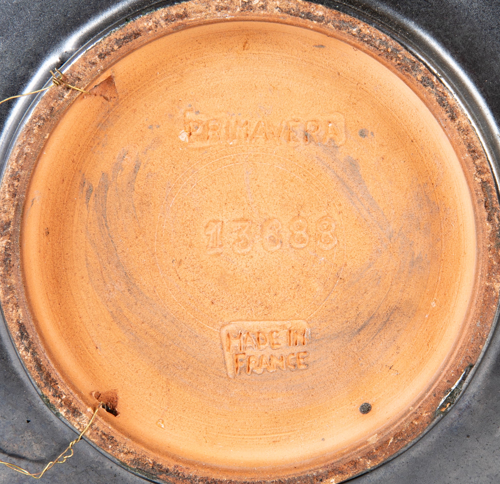 French Primavera Black Plate with Incised Triangular Pattern on Rim