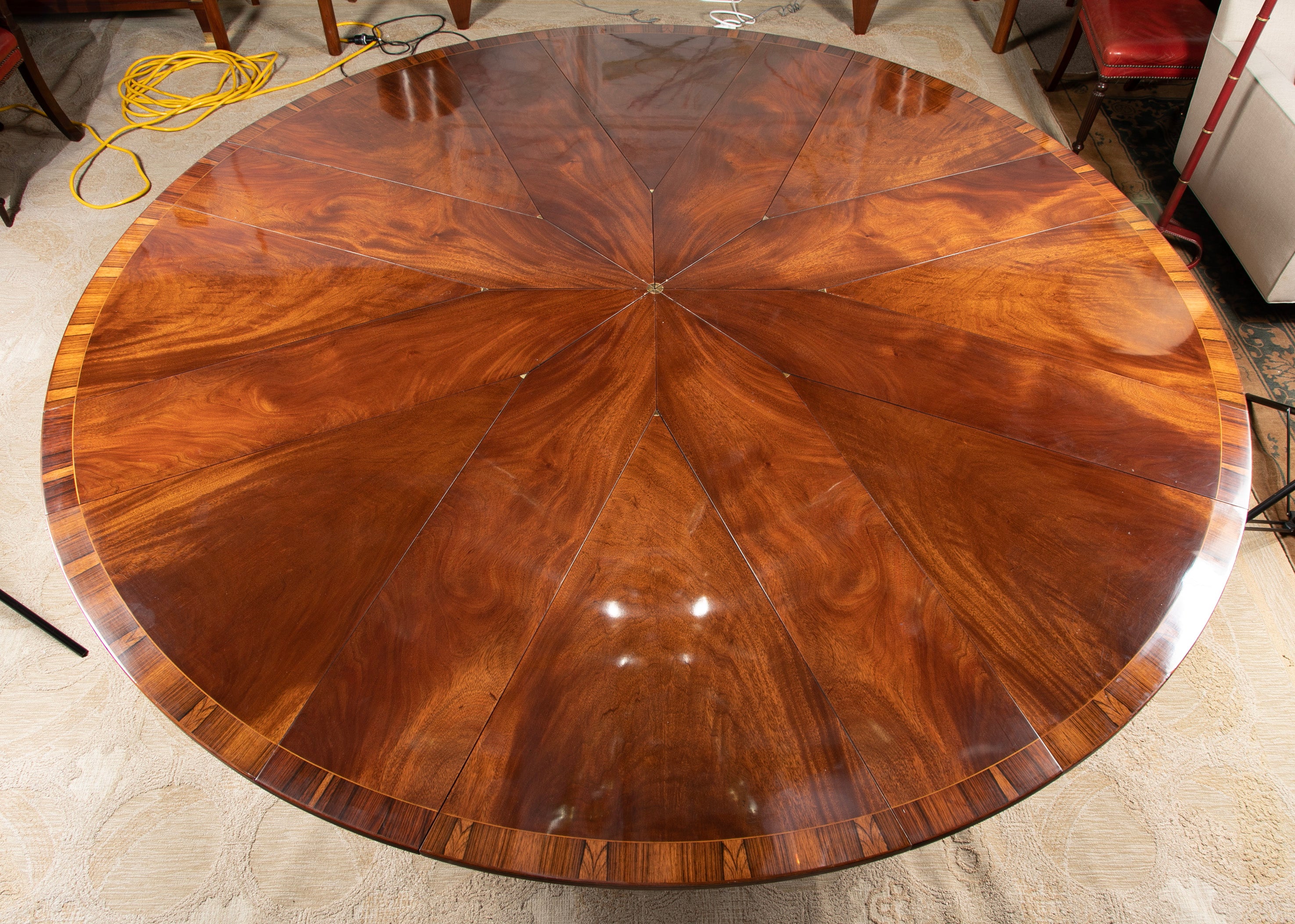 A Regency Style Jupe Dining Table in Mahogany