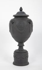 20th Century English Ceramic Urn in the Style of Wedgwood