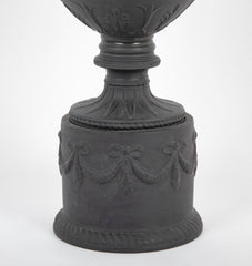 20th Century English Ceramic Urn in the Style of Wedgwood