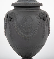 20th Century English Ceramic Urn in the Style of Wedgwood