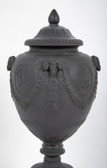 20th Century English Ceramic Urn in the Style of Wedgwood