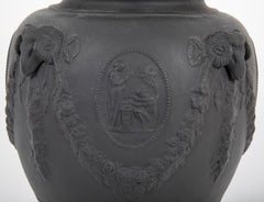 20th Century English Ceramic Urn in the Style of Wedgwood