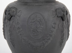 20th Century English Ceramic Urn in the Style of Wedgwood