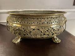 19th Century Dutch Baroque Style Brass Jardiniere with Lion Heads and Paw Feet
