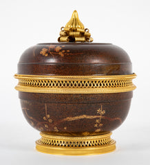 Lacquer Pot Pourrie Box and Cover