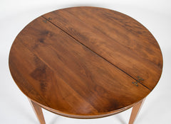 Early 19th Century Walnut Dining Table