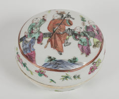 Covered Chinese Porcelain Box