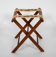 A Maple Folding Luggage Stand