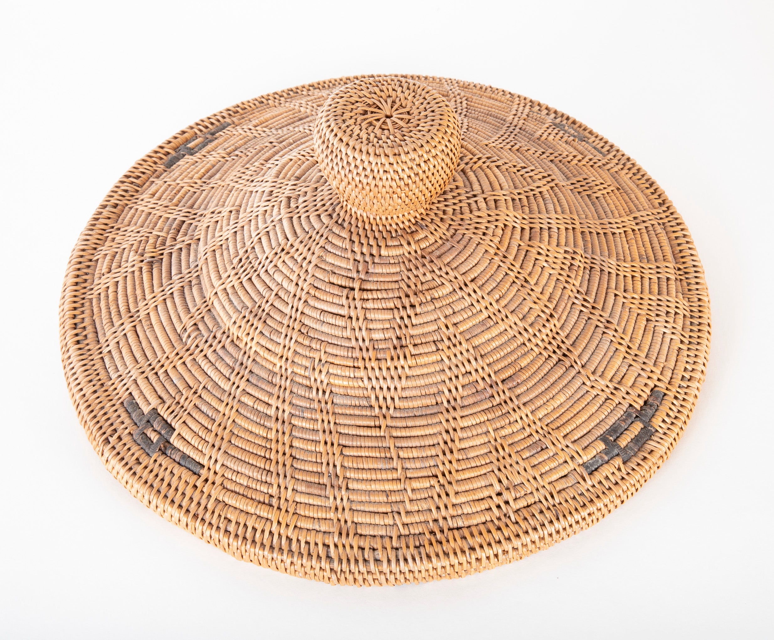 Kuba Lidded Woven Basket with Abstract Stitch Design