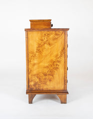 American Lift-Top Blanket Chest in Pine with Yellow & Brown Grained Finish