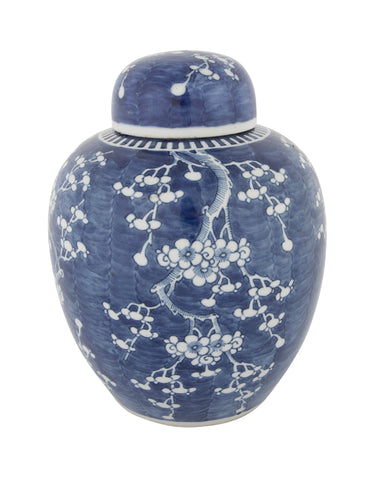 19th Century Chinese Blue and White Covered Jar