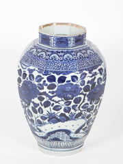 Large Late 17th/Early 18th Octagonal Blue & White Imari Jar