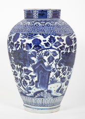 Large Late 17th/Early 18th Octagonal Blue & White Imari Jar