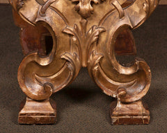 Italian Carved Gilt Wood Bust Stand